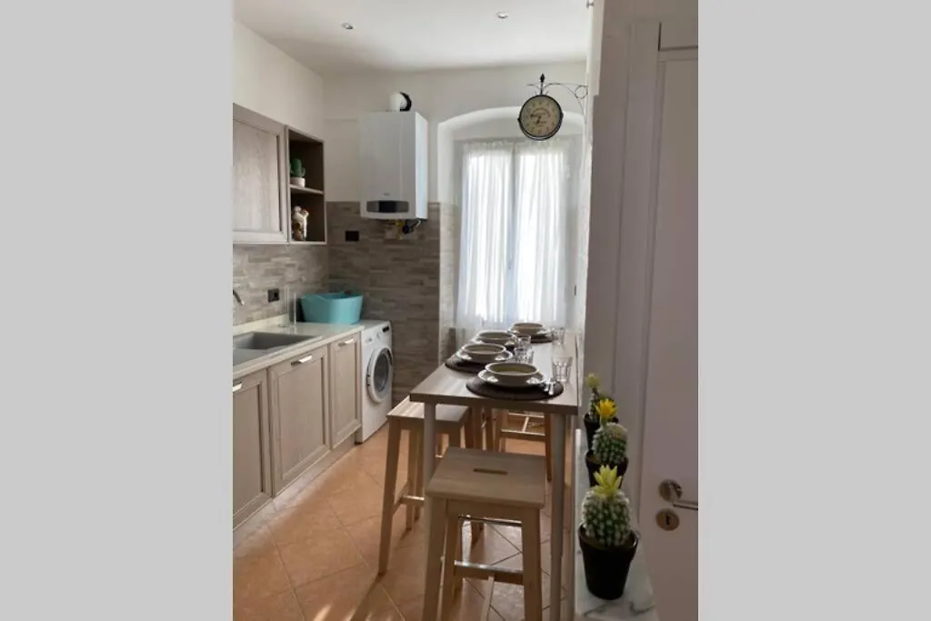 La Casa Comoda 1 Apartment Genoa Italy
